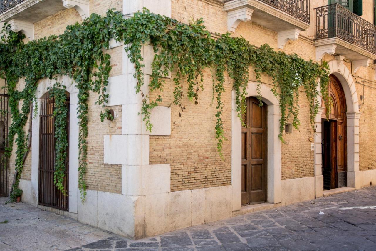 Le Foglie Di Acanto Lucera Exterior foto